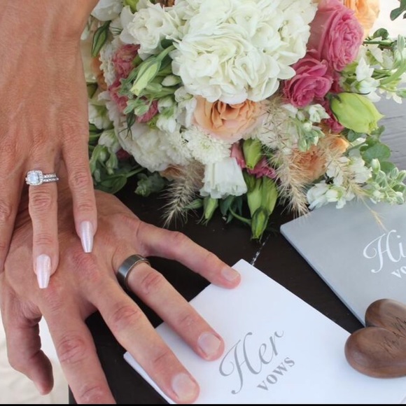 New 3.2 CT Cushion Cut Halo White Sapphire 14k White Gold Plated Bridal Ring Set - Picture 7 of 14